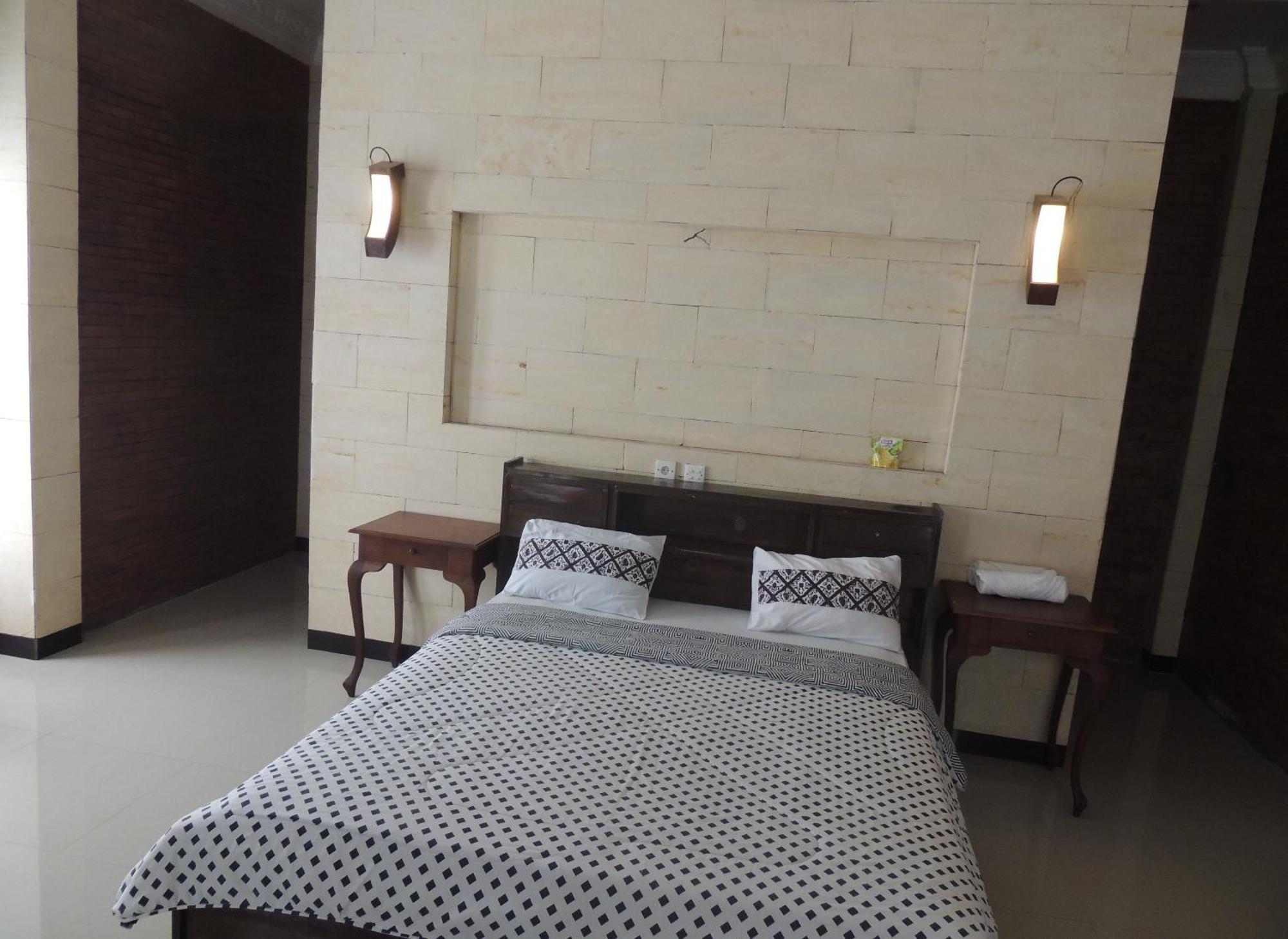 Lotus 2 Guest House Magelang Εξωτερικό φωτογραφία