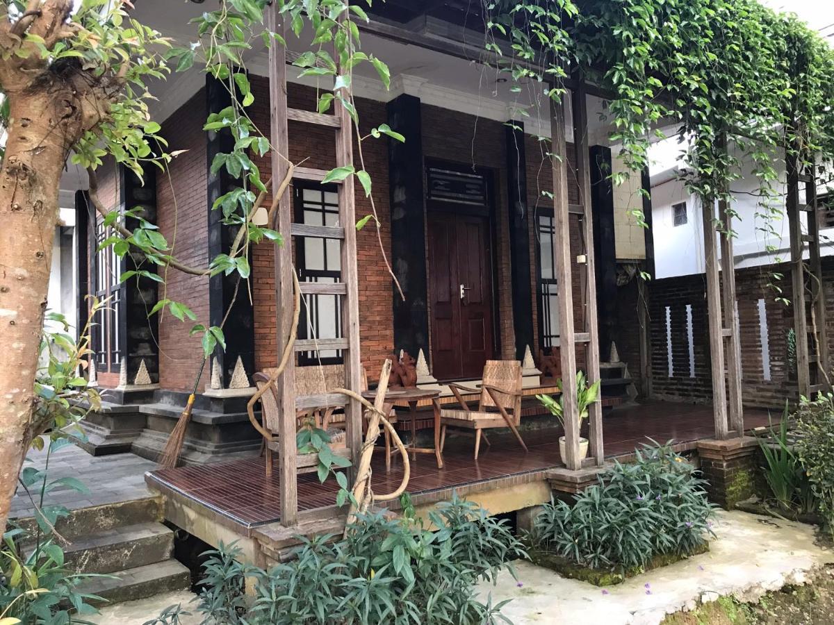 Lotus 2 Guest House Magelang Εξωτερικό φωτογραφία
