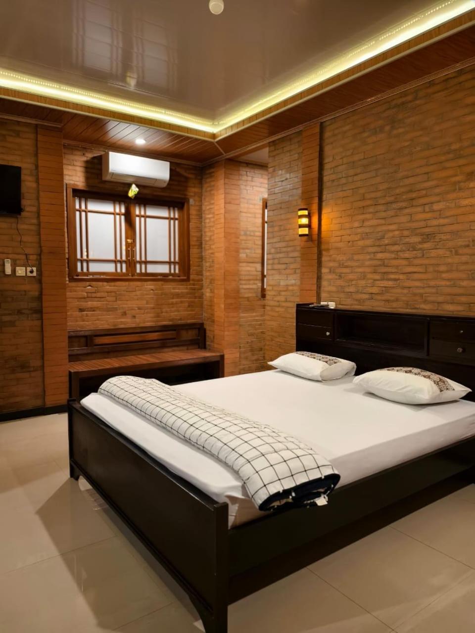 Lotus 2 Guest House Magelang Εξωτερικό φωτογραφία