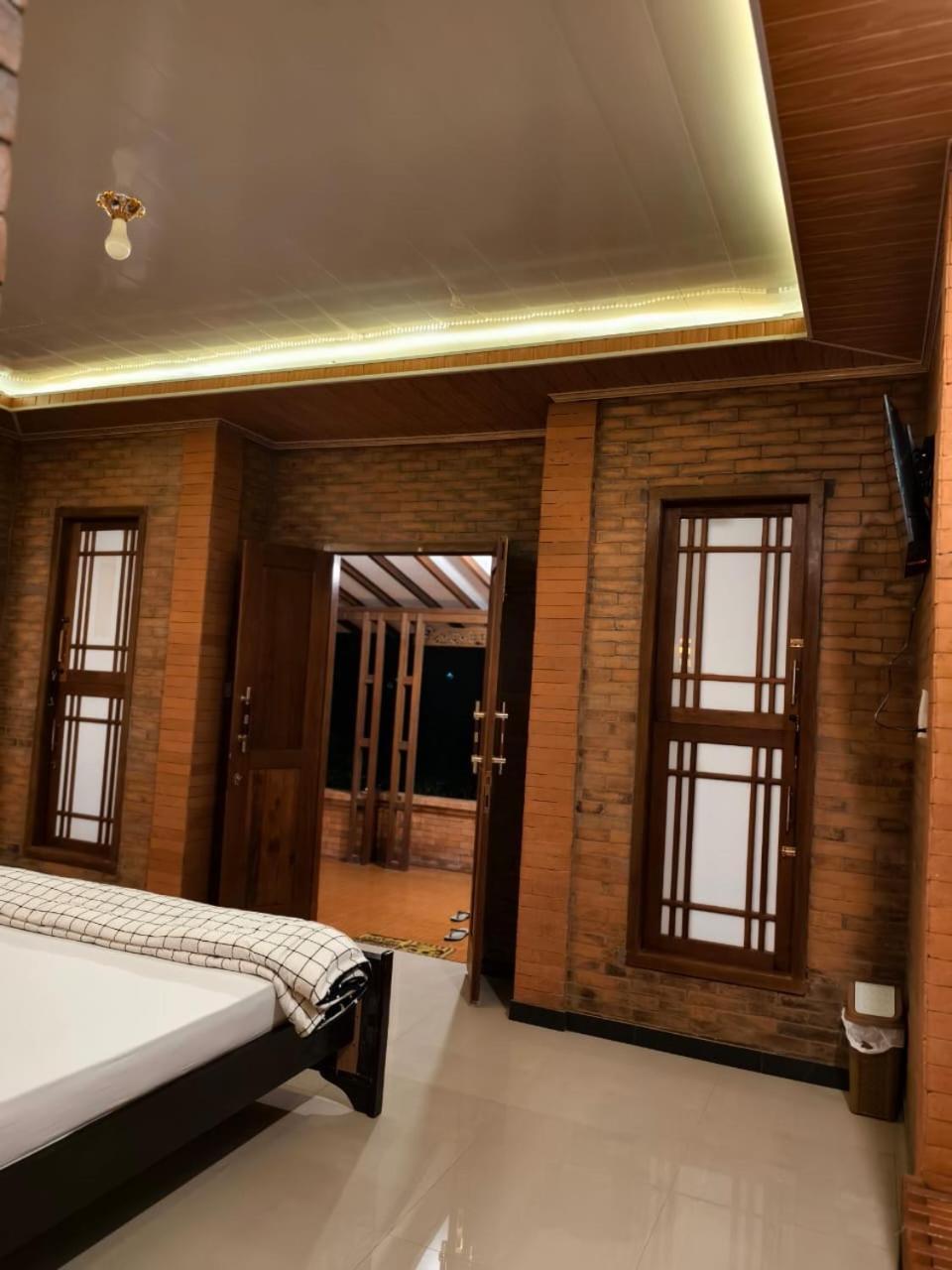 Lotus 2 Guest House Magelang Εξωτερικό φωτογραφία