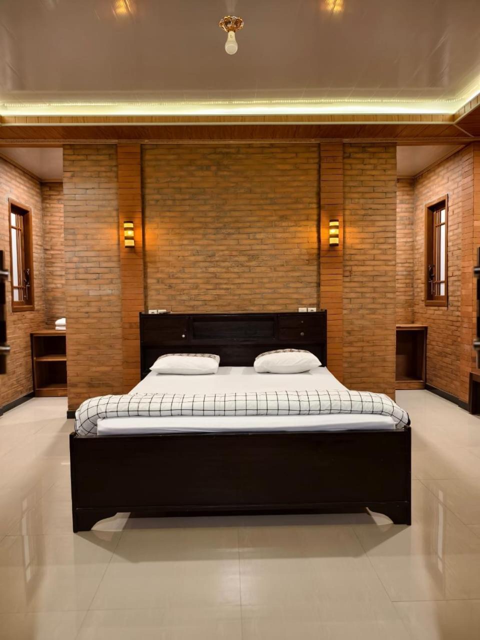 Lotus 2 Guest House Magelang Εξωτερικό φωτογραφία