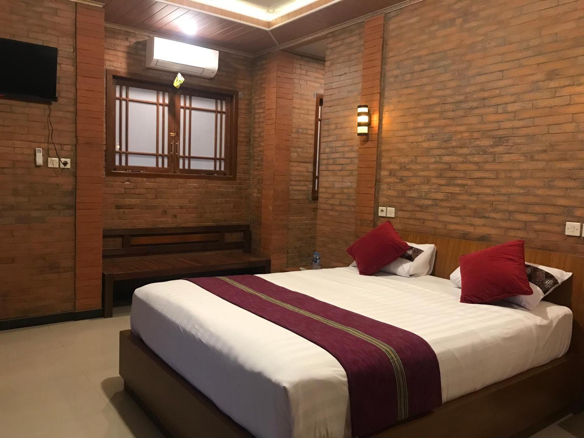 Lotus 2 Guest House Magelang Εξωτερικό φωτογραφία