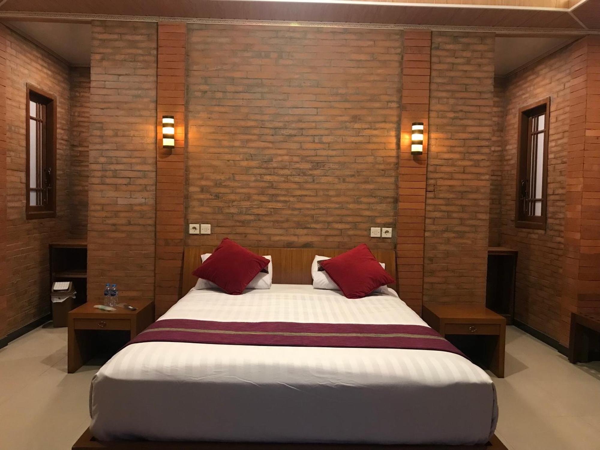 Lotus 2 Guest House Magelang Εξωτερικό φωτογραφία